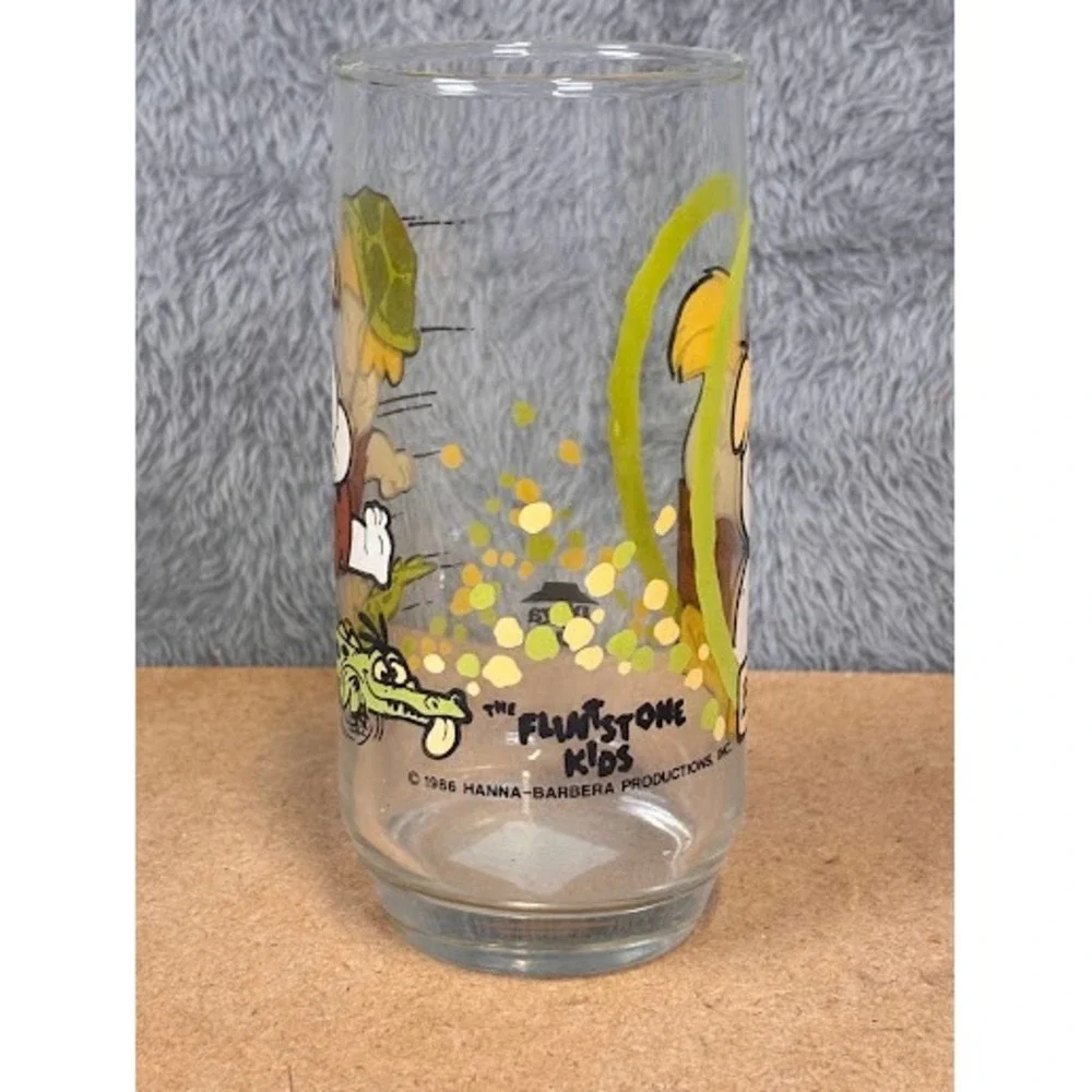 Vintage‎ 1986 Pizza Hut The Flintstone Kids Barney Glass Hanna-Barbera Promo